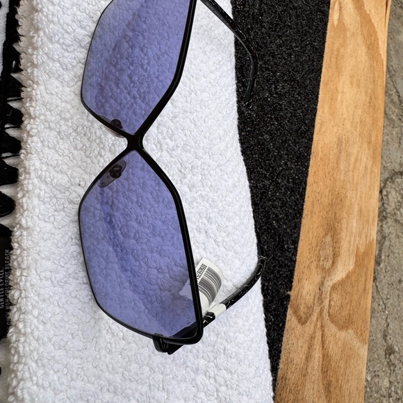 Prada Black and Blue Geometric Sunglasses - Picture 16 of 17